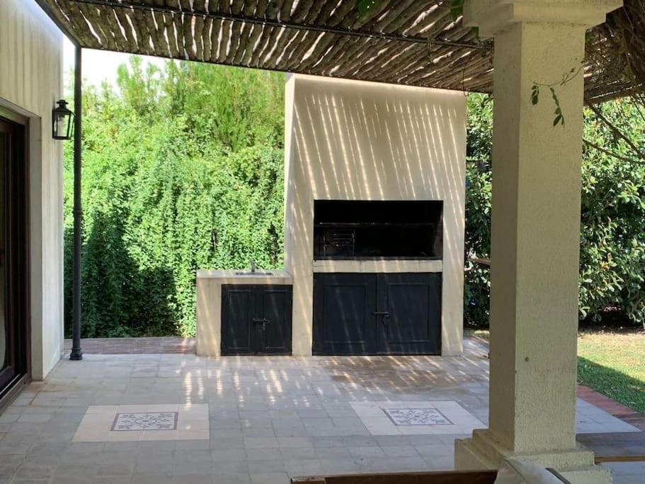 فيلا Summer House In Pilar. Office, Garden, Pool بوينس آيرس المظهر الخارجي الصورة